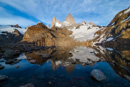 Monte FitzRoy spiegelt sich in Laguna Los Tres.