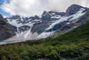 Cerro Paine Grand mit Gletschern über mehrere Etagen