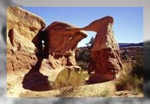 Devils Garden, Metate Arch