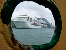 Kreuzfahrtschiff in Sydney Cove