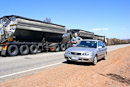 nördlich von Perth die ersten Roadtrains